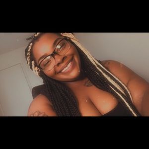 Meet your Posher, Nikenya